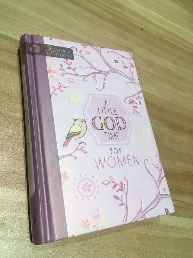 365 Daily Devotions: A Little GOD Time For Women